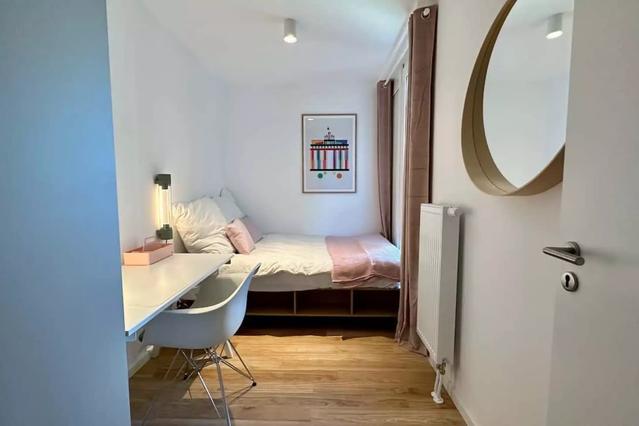 #114712: Room in 2 Bedroom 1 Bathroom (Fischerinsel)