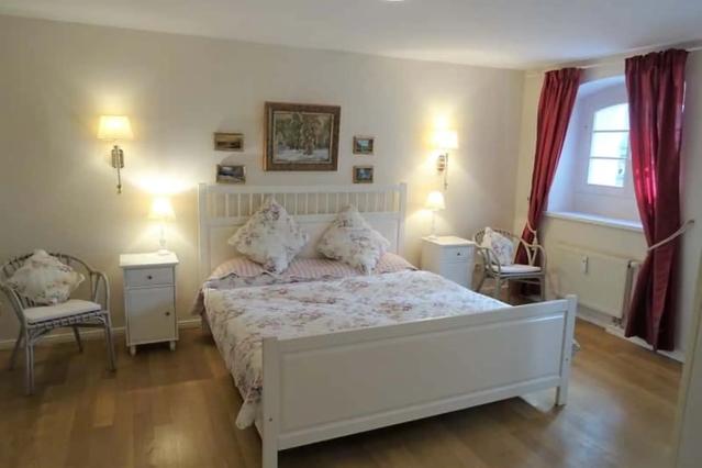 #114712: Room in 2 Bedroom 1 Bathroom (Fischerinsel)