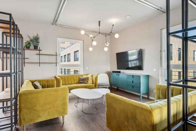 Private Room (9.8 Sqm)