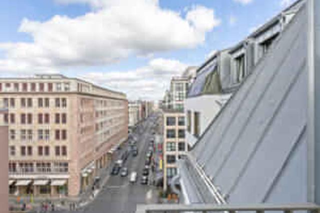 Zimmer in 10117 Berlin, Germany
