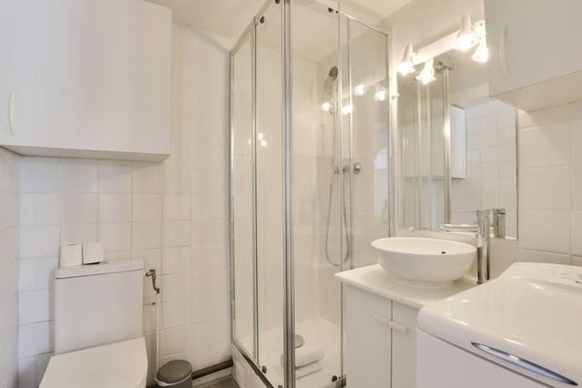 Paris şehrinde 1 oda