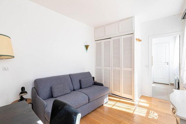 1 комнатная квартира по адресу Paris