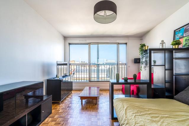 Paris şehrinde 1 oda