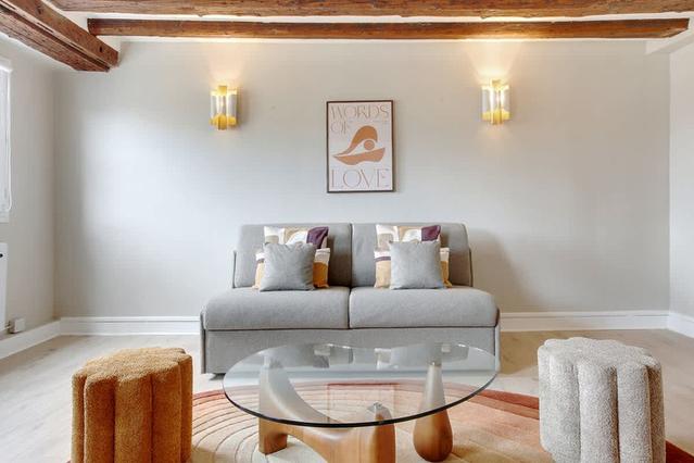 Paris şehrinde 1 oda