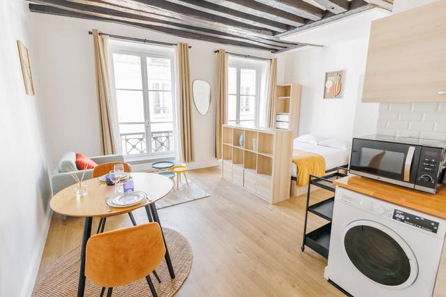 Paris şehrinde 1 oda