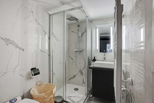 Rue du Grenier-Saint-Lazare