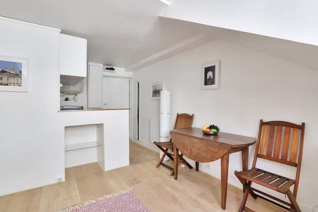 Paris şehrinde 1 oda
