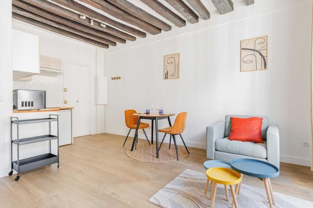 Paris şehrinde 1 oda