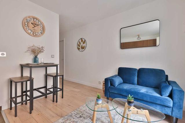 Paris şehrinde 1 oda