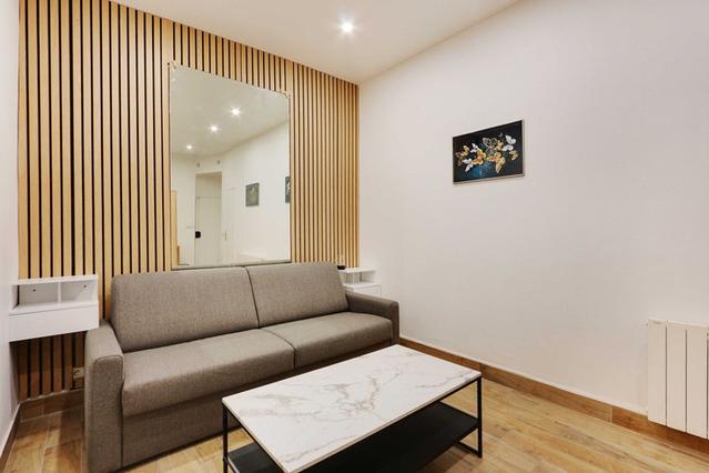 Paris şehrinde 1 oda