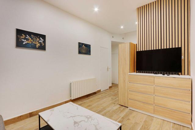 Paris şehrinde 1 oda