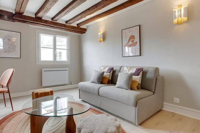 Paris şehrinde 1 oda