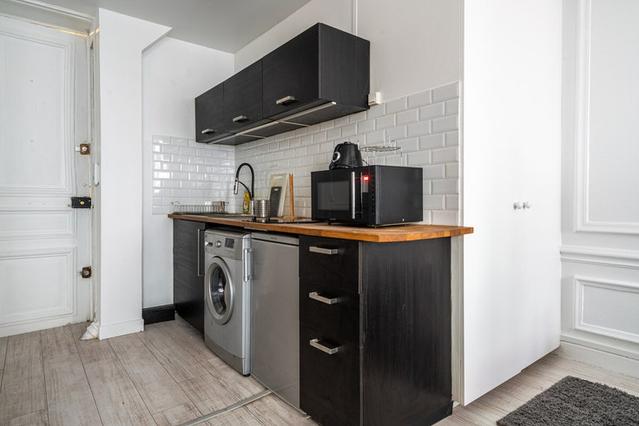 Paris şehrinde 1 oda