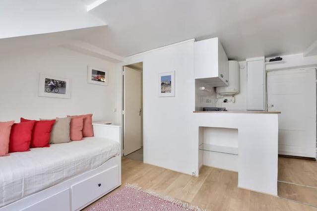 Paris şehrinde 1 oda