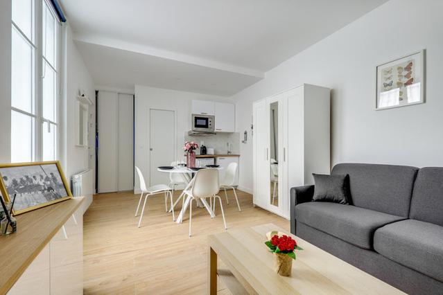 Paris şehrinde 1 oda