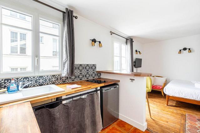 Paris şehrinde 1 oda