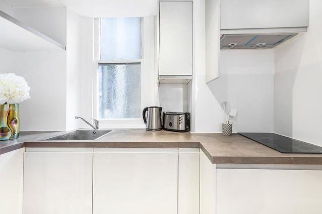 1 室户公寓 位于 London