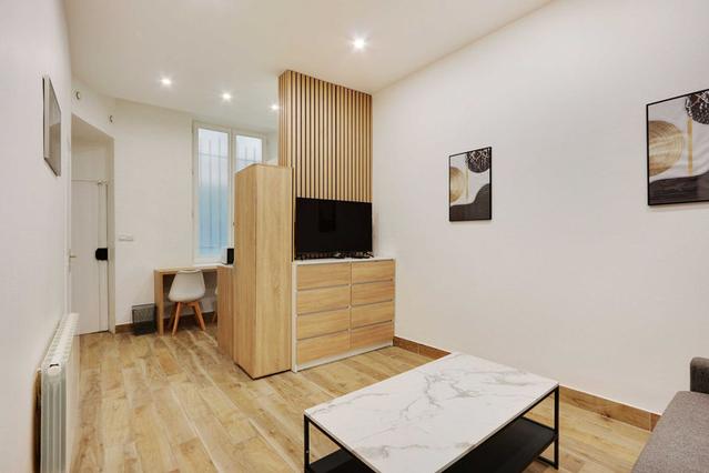 Paris şehrinde 1 oda