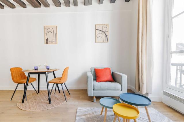 Paris şehrinde 1 oda