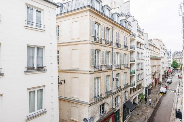 Rue Jean-Jacques Rousseau