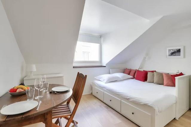 Paris şehrinde 1 oda