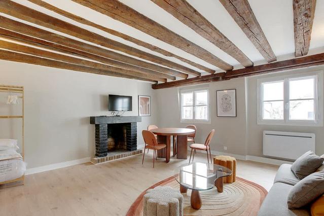 Paris şehrinde 1 oda