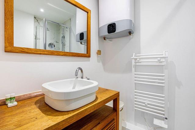 Paris şehrinde 1 oda