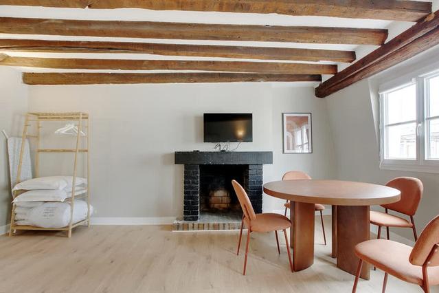 Paris şehrinde 1 oda