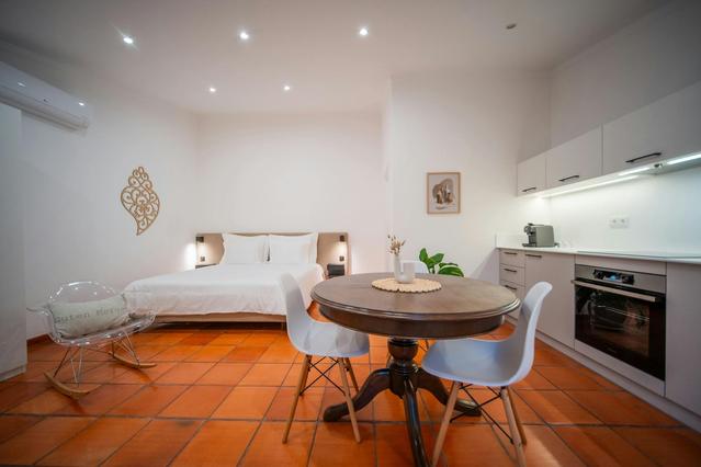 Studio in Rua Paula Ferreira, Povoença