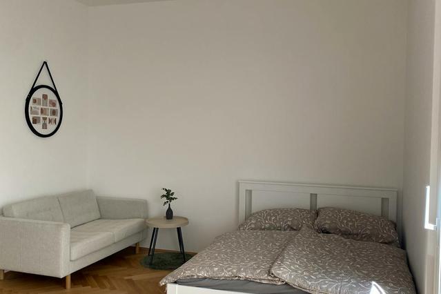 Lienfeldergasse, Vienna