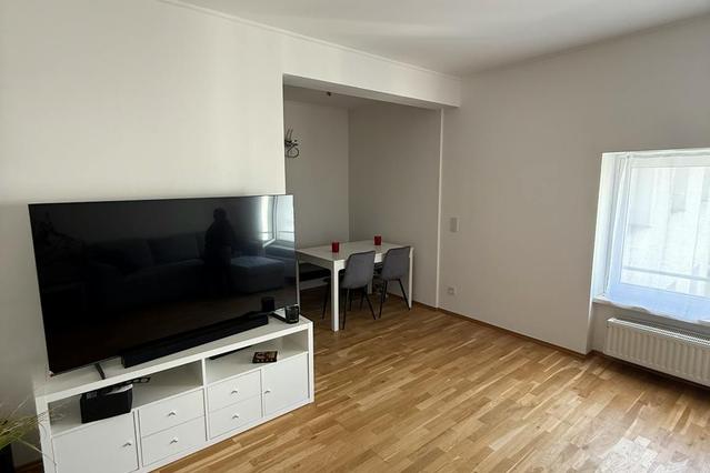 Schönbrunner Straße, Vienna