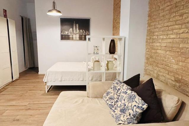 Studio in Carrer de Roger de Flor, Ciutat Vella