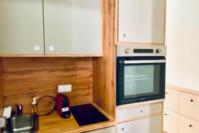 Studio in Knollgasse, Hernals