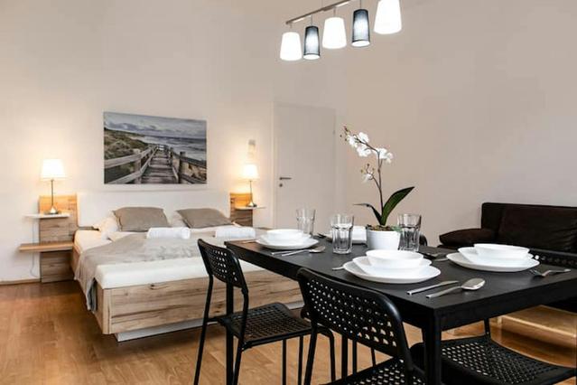 Wiedner Hauptstraße, Vienna