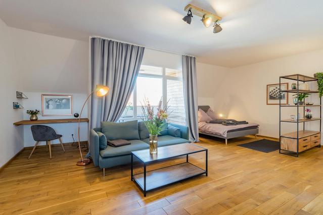 Studio in Greifenhagener Straße, Prenzlauer Berg