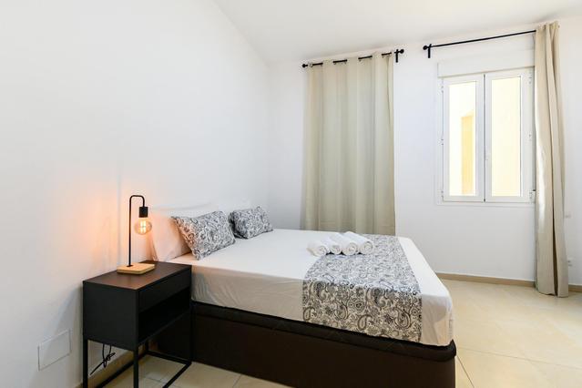 1 室户公寓 位于 Calle de las Infantas, Centro