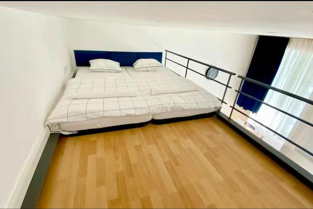 Studio in Knollgasse, Hernals