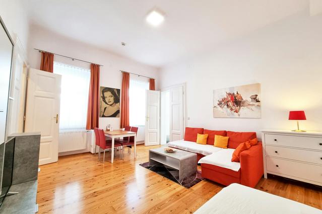 Große Mohrengasse, Vienna