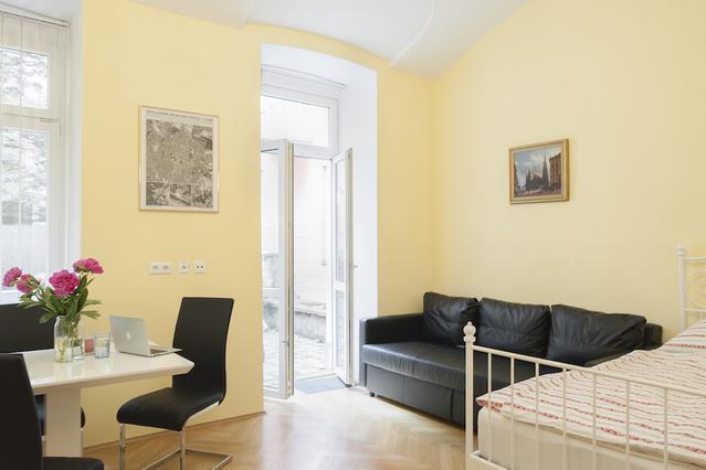Cute and cozy studio perfectly located