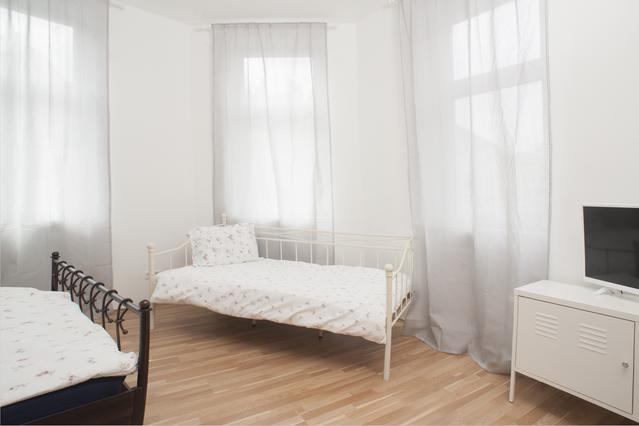 THE SCHOENBERG APARTMENT