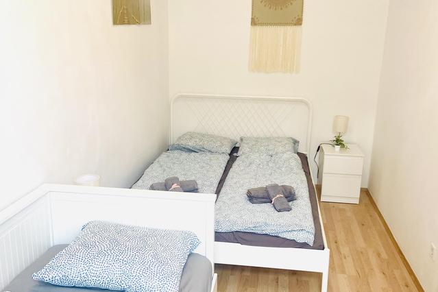 Nice and bright cozy little apartment fully furnished!