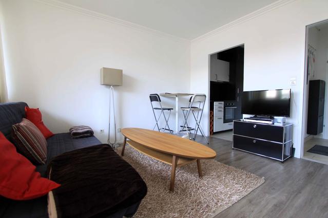 Cosy flat with balcony and free parking