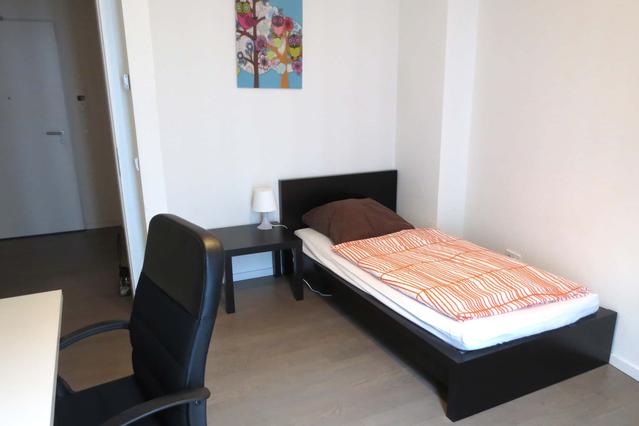 Um quarto em Bernhard-Weiß-Straße