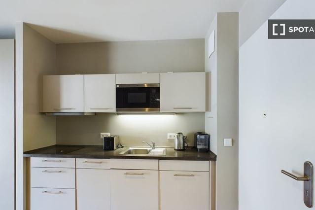 Studio for rent in Berlin, all bills included