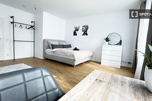 Room for rent in apartment with 4 bedrooms in Berlin