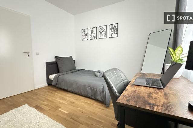 Room for rent in apartment with 4 bedrooms in Berlin