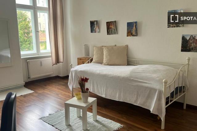 Room in a shared 3-bedroom flat in Berlin