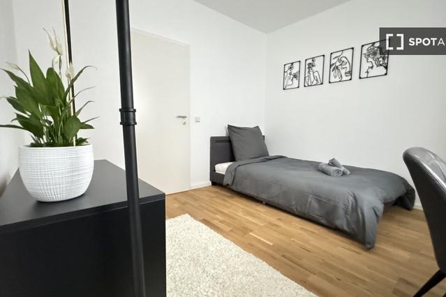 Room for rent in apartment with 4 bedrooms in Berlin