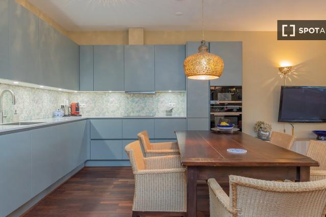 2-bedroom apartment for rent in Amsterdam