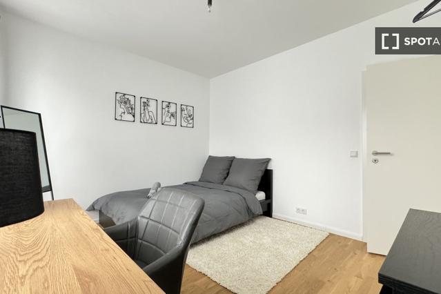 Room for rent in apartment with 4 bedrooms in Berlin
